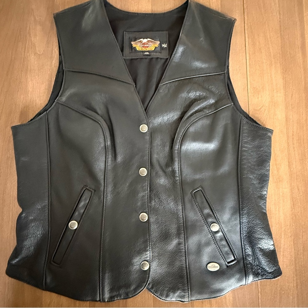 Classic Black Leather Vest - Women's Button Front - Picture 11 of 11